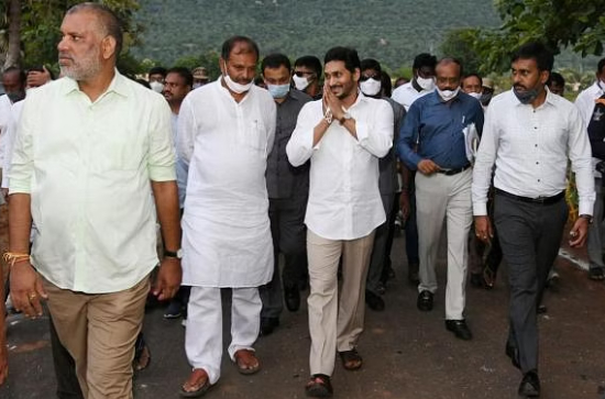 People hailing Jagan showering love