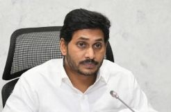 CM Jagan distributes YSR Sampoorna Poshana kits