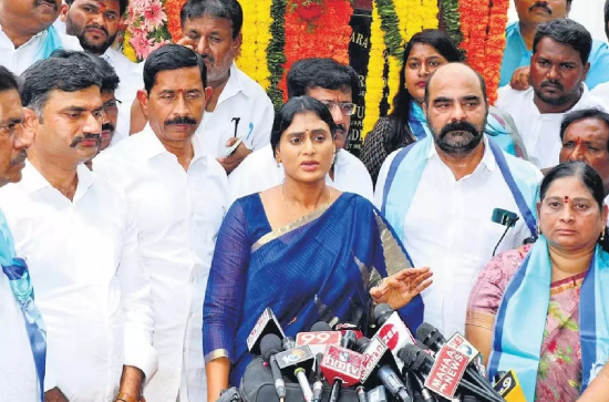 Big Twist: Sharmila says YSRTP will not contest TS polls