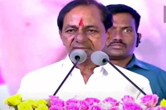 KCR unnerves opponents with his weapons