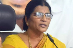 Lakshmi Parvathy questions Naidu over Land Titling Act