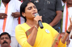 Sharmila Embarrassed In Public By Jagan Fan