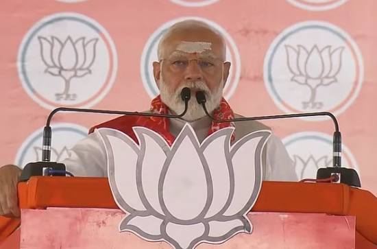 Narendra Modi accuses Congress of receiving black money from Ambani, Adani