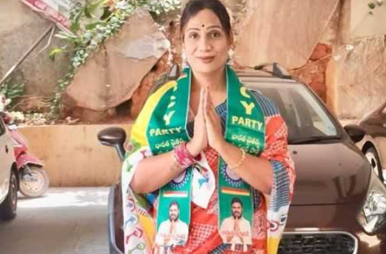 Transgender Tamannah Simhadri to fight against Pawan Kalyan in Pithapuram