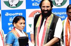 Shankaramma, mother of Telangana martyr Srikantha Chary, joins Congress