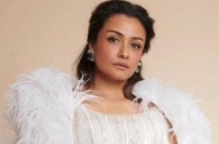 Glam Shot: Namrata Shirodkar commands attention in a white gown
