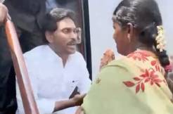 Braving the heat, without slippers, this ardent Jagan admirer reaches the road show