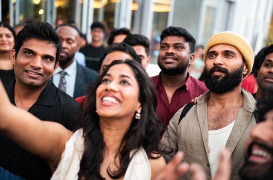 Huge Response to Vijay Deverakonda's America Tour with family