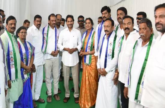 Several Key leaders, including MLAs joins YSRCP in Guntur