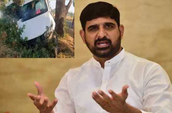 BRS MLC Kaushik Reddy escapes miraculously