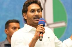 YCP govt had to clear Rs.120 crores due from TDP rule : YS Jagan in weavers meet