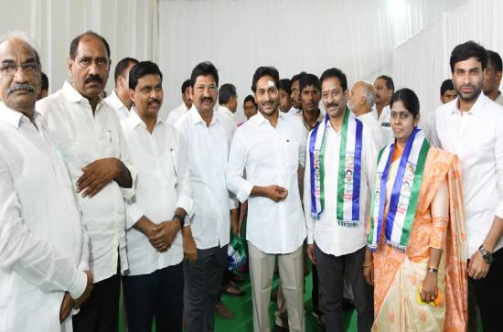 Several key leaders joins YSRCP on Day 15 of Memantha Siddham
