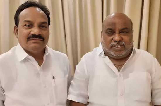 BRS MLA Jogu Ramanna escapes narrowly