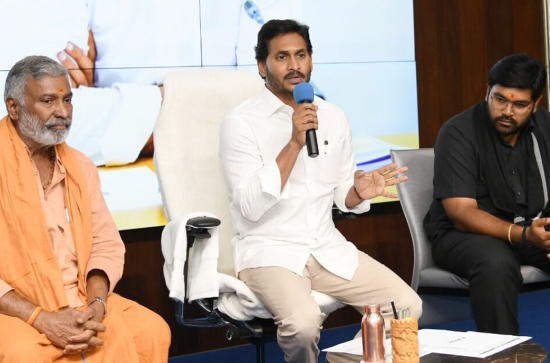 Jagan targets Kuppam, Hindupur, Mangalagiri