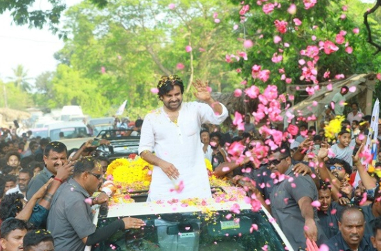 Pawan Kalyan careful avoiding humiliation this time?