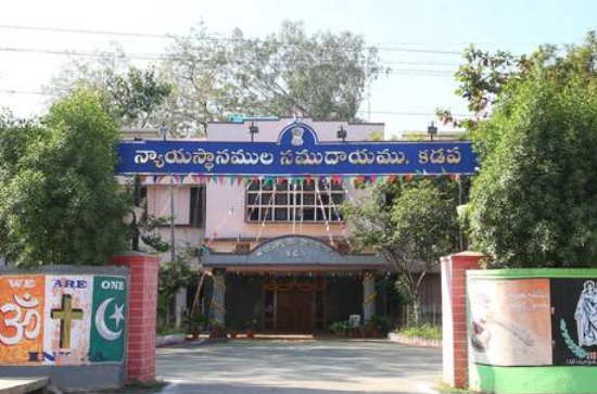 Kadapa Court issues notice to TDP, Congress, Janasena and BJP over derogatory remarks