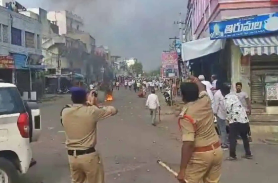 Mangalagiri police asks TV channels not show visuals of AP violence