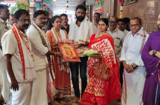 Nani prays for Jagan