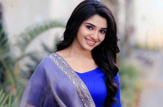 Is Krithi Shetty up for bold roles? She answers it herself... 