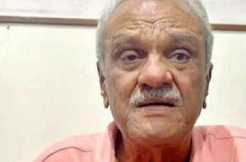 Pawan ditches CheGuevera for Savarkar