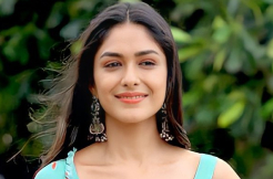 Glam Shot: Mrunal Thakur in Black