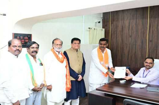BJP leader Konda Vishweshwar Reddy files nomination in Telangana