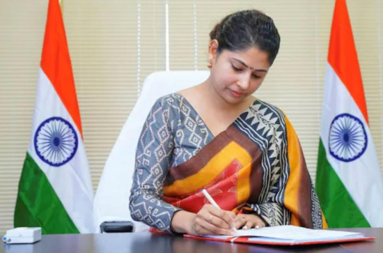 Shocking! Multiple police complaints against KCR regime's favourite IAS officer Smita Sabharwal 