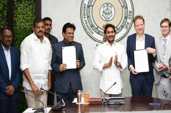 Jagan reiterates to introduce IB syllabus for all classes