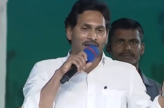 Straight question on volunteers: Jagan destroys Chandrababu