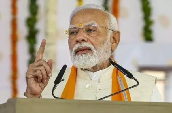 Narendra Modi makes sensation comments on KCR