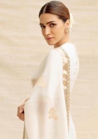 KritiSanon_1