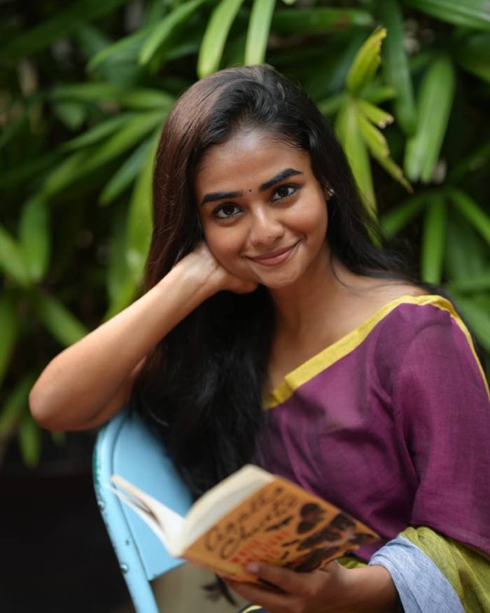 Sharnita_Raviws1