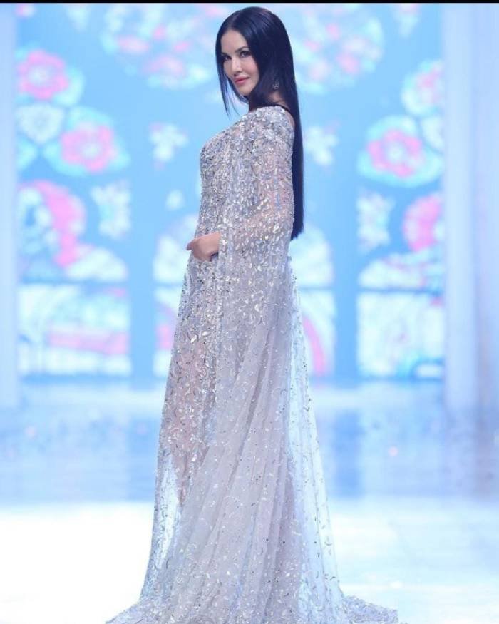 Sunny_Leonehs1