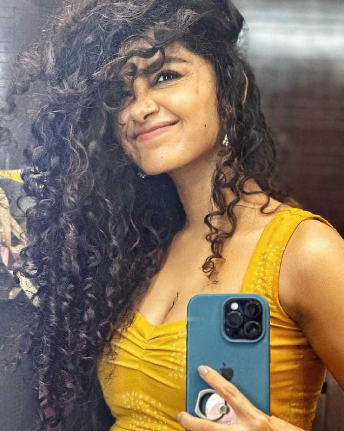 Anupama-Parameswaran-2