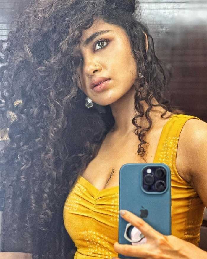 Anupama-Parameswaran-4