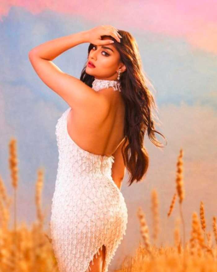 saiee_manjrekar