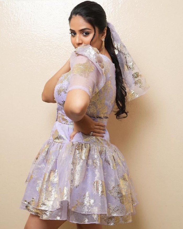 sreemukhi5
